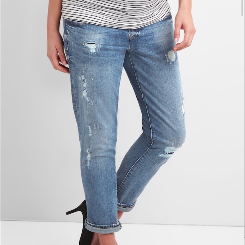 NWT GAP Maternity Girlfriend Jeans